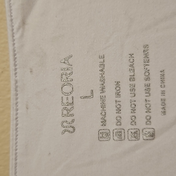 Reoria white squared V neck bodysuit. NWT - Picture 2 of 4